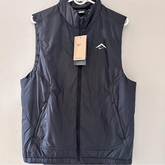 Nike Trail PrimaLoft Therma-FIT Running Hiking Vest Men Sz Small FZ0001-010 $160